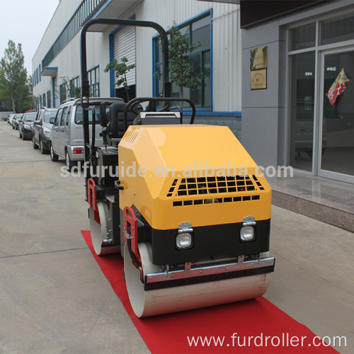 Three Cylinder Diesel Engine Vibrating Roller With 2 ton Weight (FYL-900 )